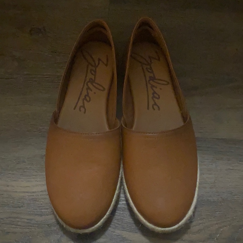 Brand New no tags Zodiac Cognac Espadrille Flats